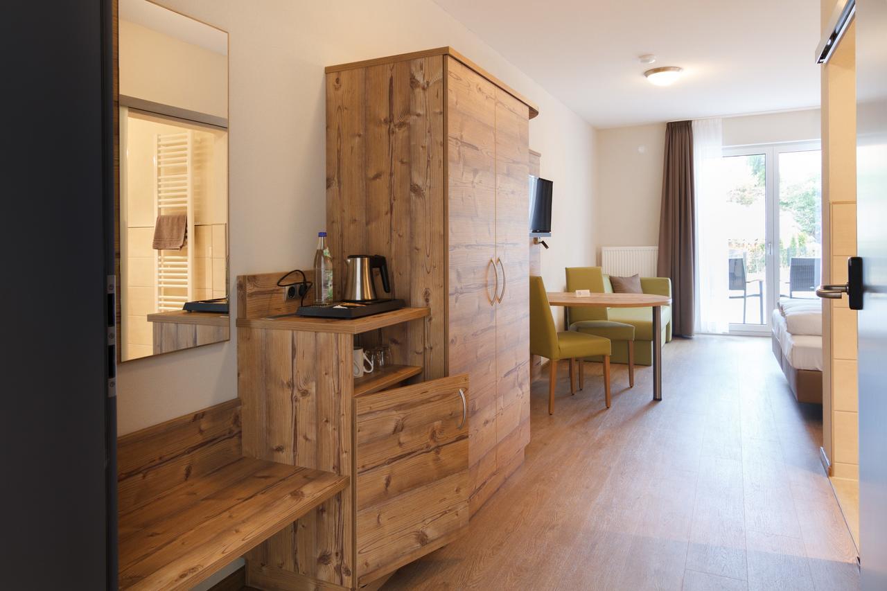 Hotel-Gasthof Neue Post Leutershausen  Bagian luar foto