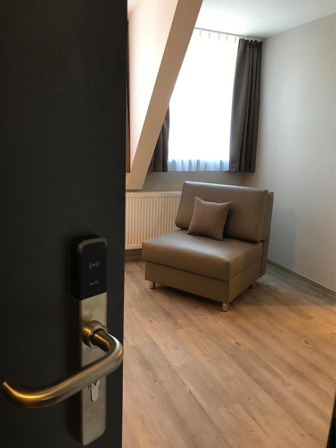 Hotel-Gasthof Neue Post Leutershausen  Bagian luar foto